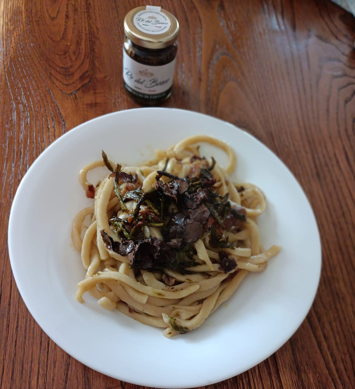 Maccaronara con carpaccio di tartufo, asparagi selvatici e funghi